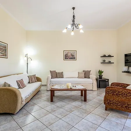 Beachside Retreat, Steps To * Kos