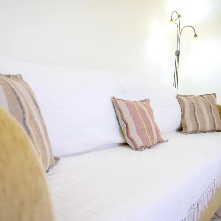 Beachside Retreat, Steps To