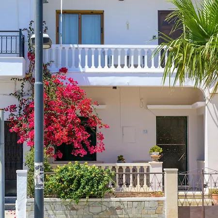 Beachside Retreat, Steps To * Kos