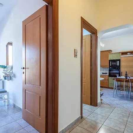 Apartment Beachside Retreat, Steps To Kos Town