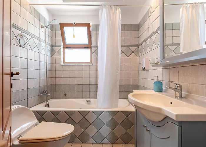 Daire Beachside Retreat, Steps To