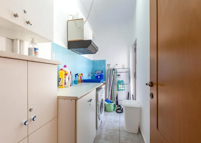 Beachside Retreat, Steps To İstanköy