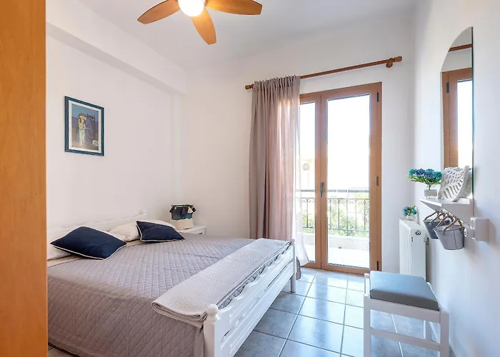 Daire Beachside Retreat, Steps To