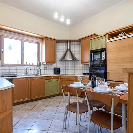 Beachside Retreat, Steps To Kos-stad